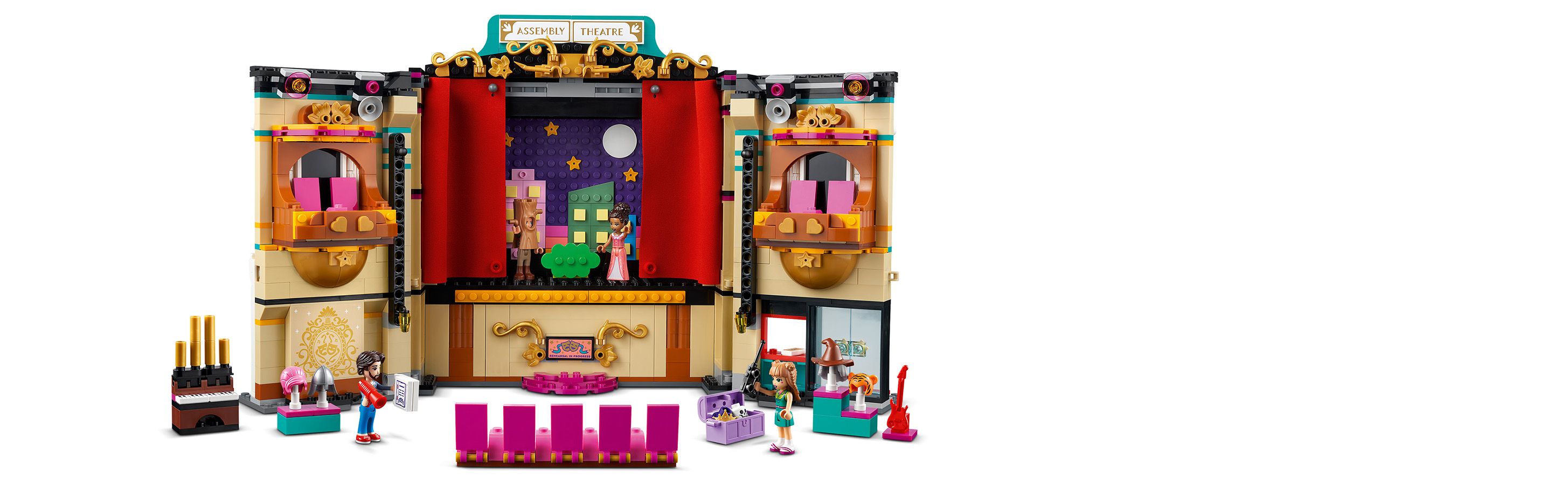 Mnóstwo teatralnych detali